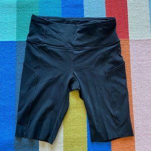 Lululemon Fast and Free 10 inches size 6